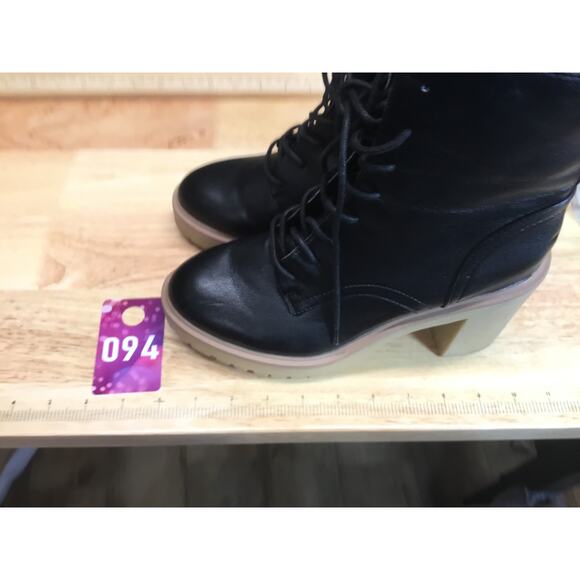 DV Dolce Vita Jaycob Booties Women's Black Leather Lug Sole Lace-Up Round Toe - Picture 4 of 7